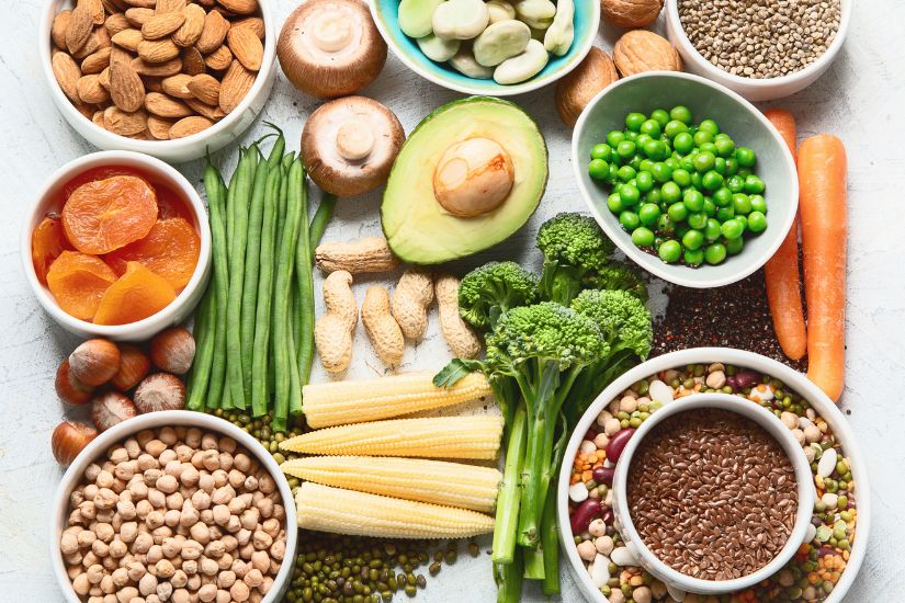 Protein is an important part of a balanced diet, but many protein-rich foods can be expensive. Fortunately, there are also inexpensive options such as legumes, eggs and yogurt. A variety of inexpensive protein rich food.