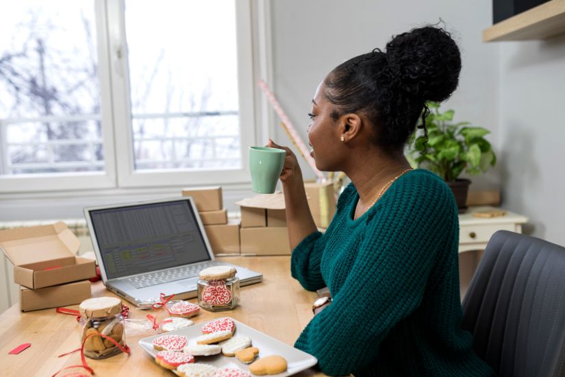 Examples of Successful Business Ideas. A woman who ha a home bakery.